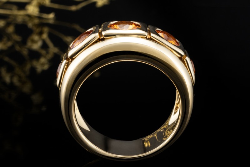 A. Odenwald Ring mit Orange Saphir massiv gefertigt in 750er Gelbgold 