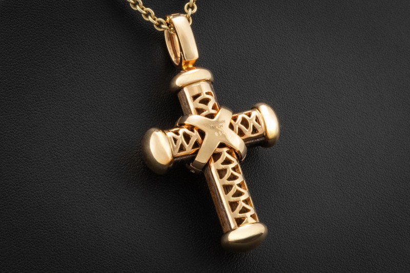 Leo Wittwer Kreuz Anhänger mit Diamanten und Holzarbeit in Roségold 750 