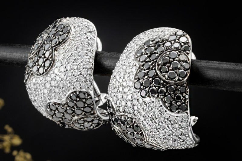 Ohrstecker Creolen Flowers Blumen Diamanten Schwarz Weiß in Weißgold 750 