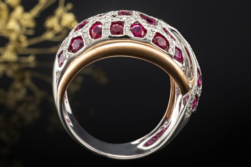 Mystischer Ring Rubin und Diamanten 750er Weißgold mit Roségold Akzenten 