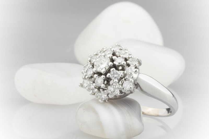 Feuriger Brillant Ring mit TW Brillanten 585 Weißgold  