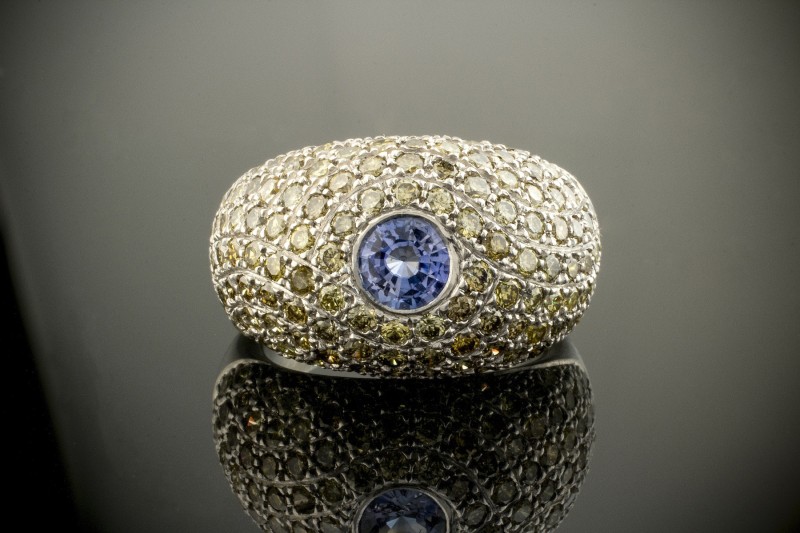 Hans Dieter Krieger Ring 950er Platin mattiert mit gelben Diamanten und Saphir 