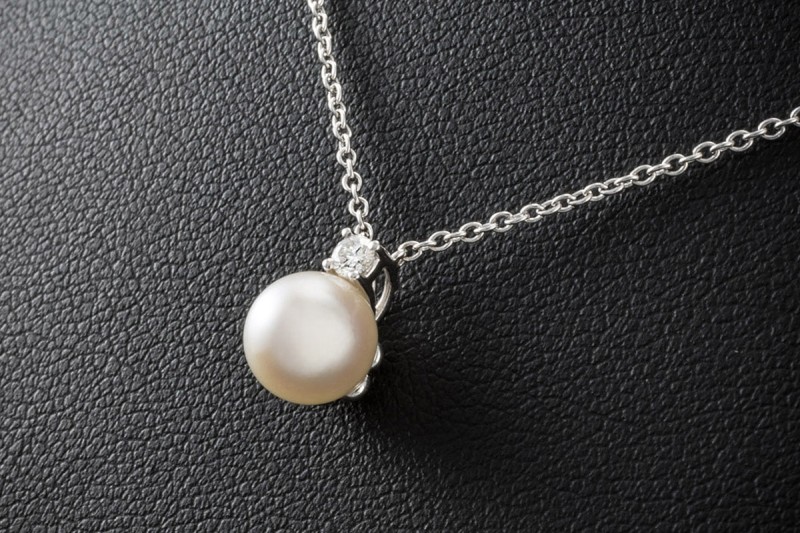 Tiffany Collier Kette Signature Pearls Perle und Diamant in Weißgold 750 