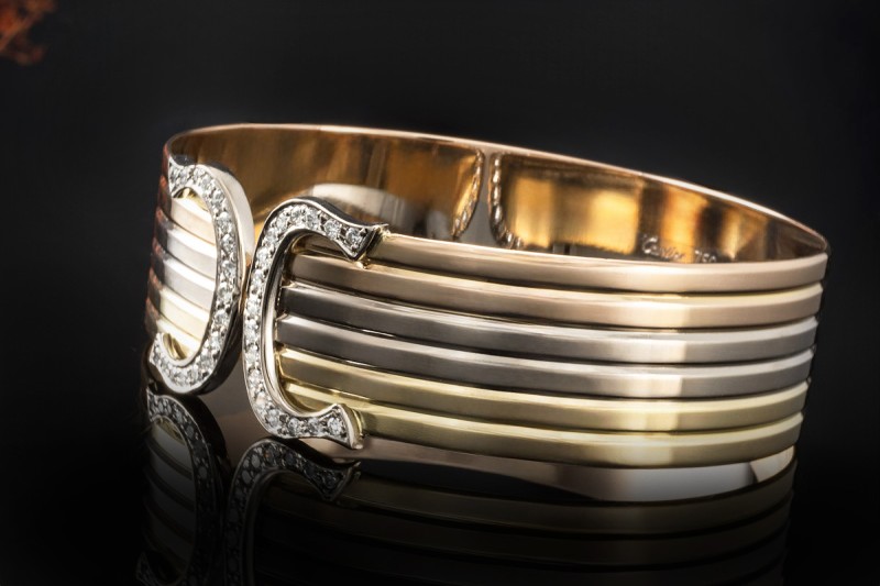 C de Cartier Armreif Doppel C Armband mit Diamanten 750er Gold Tricolor 