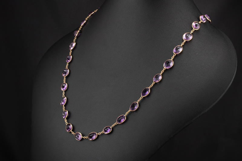 Lange Collier Kette 90cm mit oval facettierten Amethysten 750er Gelbgold 