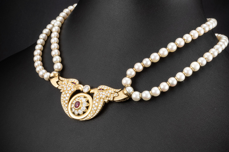 Akoya Perlenkette 2 Adler Collier mit Diamanten und Rubin 750er Gelbgold 