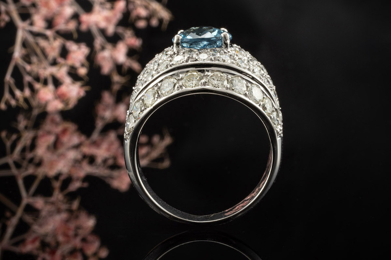 Aquamarin Ring Aparte Goldschmiedearbeit 3,8 Ct Diamanten 750er Weißgold 