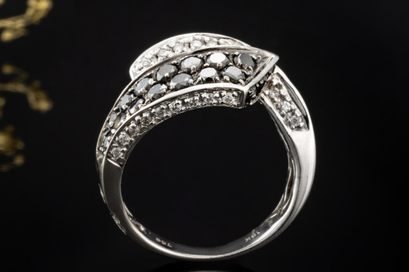 Black and White Ring Crossover mit Diamanten 750er Weißgold Handarbeit 