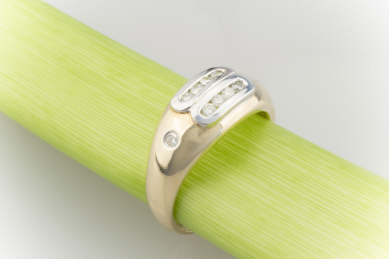 Raffiniert gearbeiteter Bicolor Ring mit Brillanten 585 Gold  