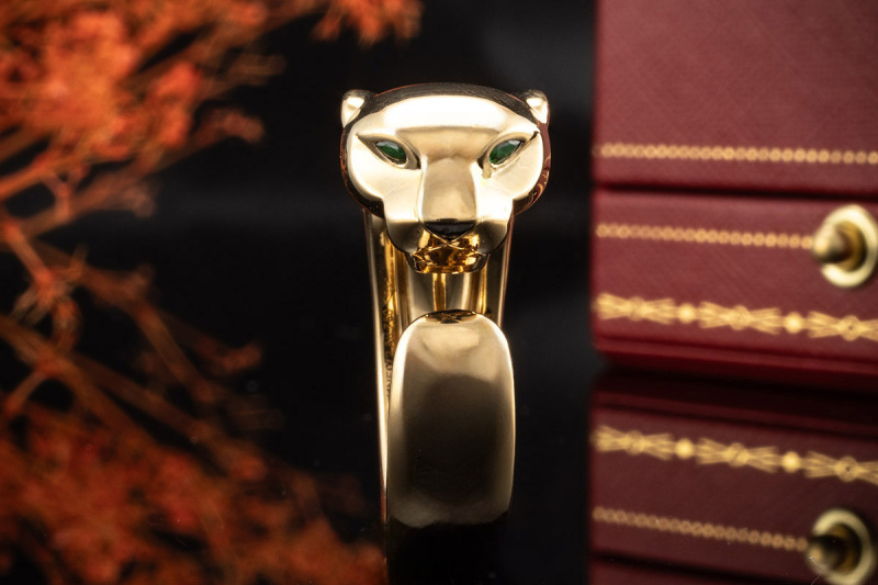 Cartier Ring Panthère de Cartier Großes Modell Tsavorit Onyx in Gelbgold 