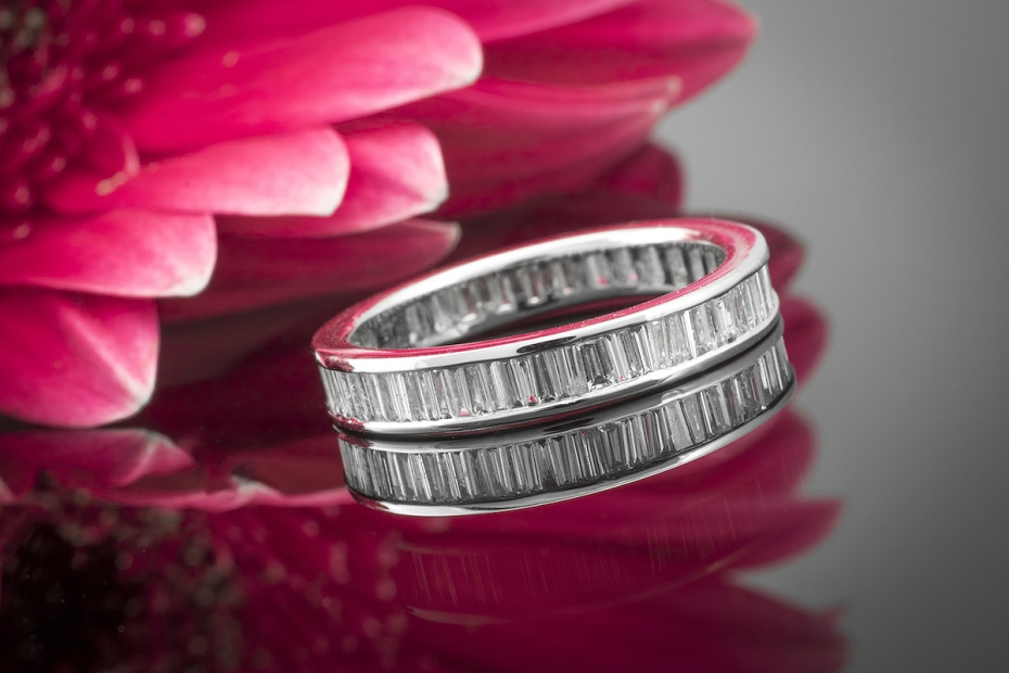 Memoire Ring mit Baguette Diamanten rundum 1,45 Ct. in 750er Weißgold 55 