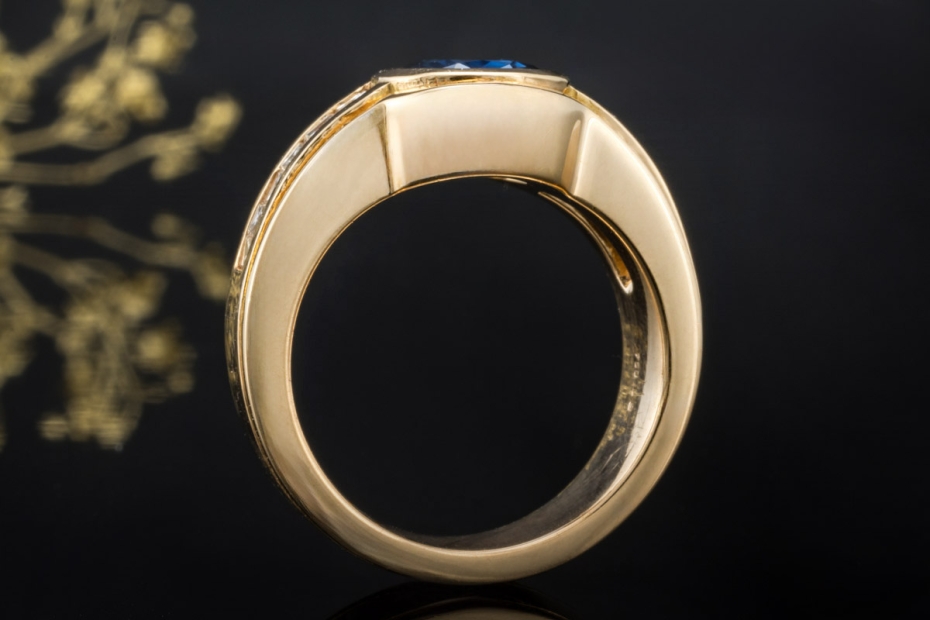 Saphir Ring mit Baguette Diamanten massiv gefertigt in 750er Gelbgold 