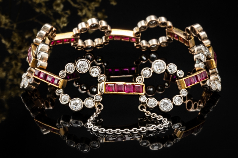 Antikes Armband Vintage Diamanten und Rubine detailverliebt in Gelbgold 