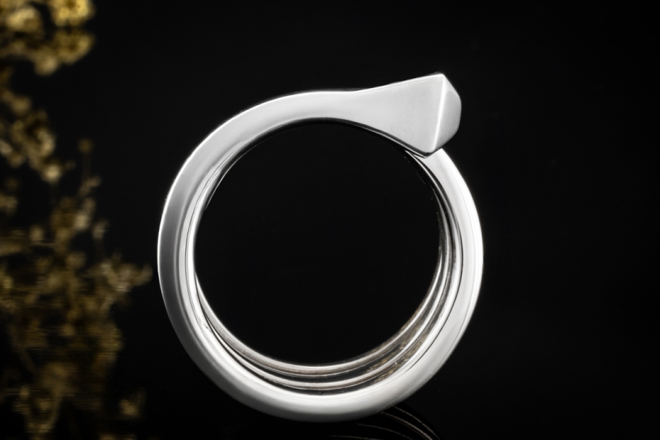 Gucci Chiodo Nagel Ring mit 4 Reihen Massiv in 750er Weißgold Größe 56 