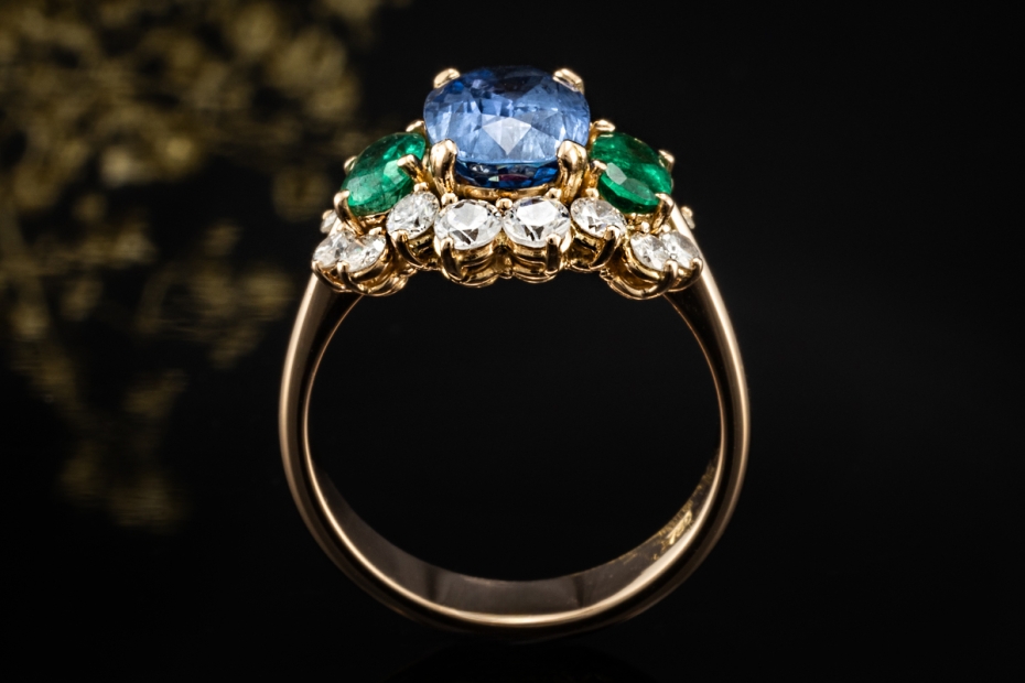 Farbenfroher Cluster Ring mit Saphir Smaragd Diamanten in 750er Roségold 