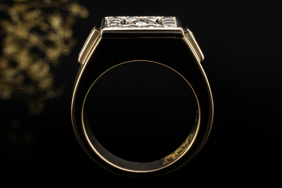 Siegelring Massiver Ring mit Diamanten Goldschmiedearbeit 750er Gelbgold 