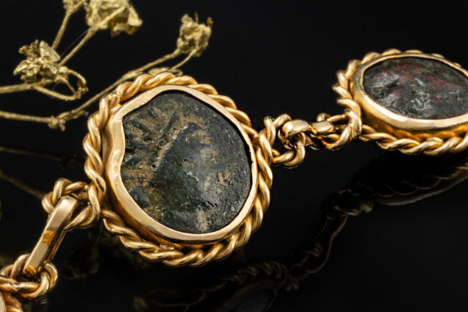 Antikes Armband mit Römischen Münzen Individueller Charme in Gelbgold 