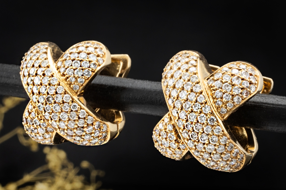 Creolen Ohrstecker im Kreuzdesign mit Diamanten in 750er Gelbgold 