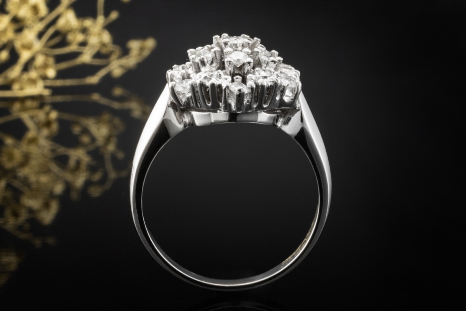 Diamant-Cluster Ring Diamanten 585er Weißgold Vintage Goldschmiedearbeit 