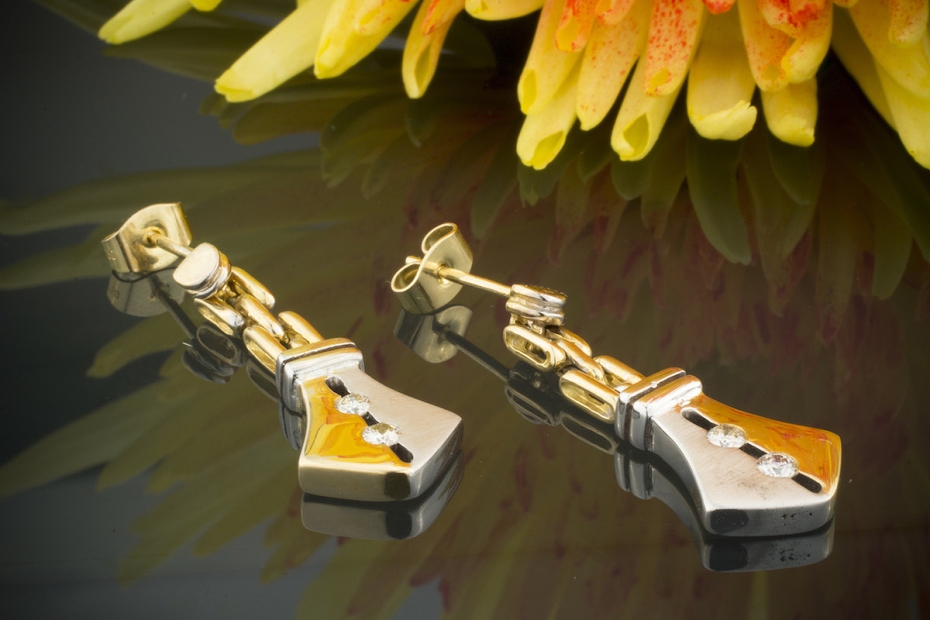 Süße Goldschmiedearbeit Ohrstecker Bicolor mit Brillanten in 750er Gelbgold Weißgold 