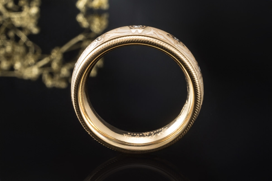 Wellendorff Ring Drehring Seidenschimmer Creme 11 Diamanten Gelbgold 750 