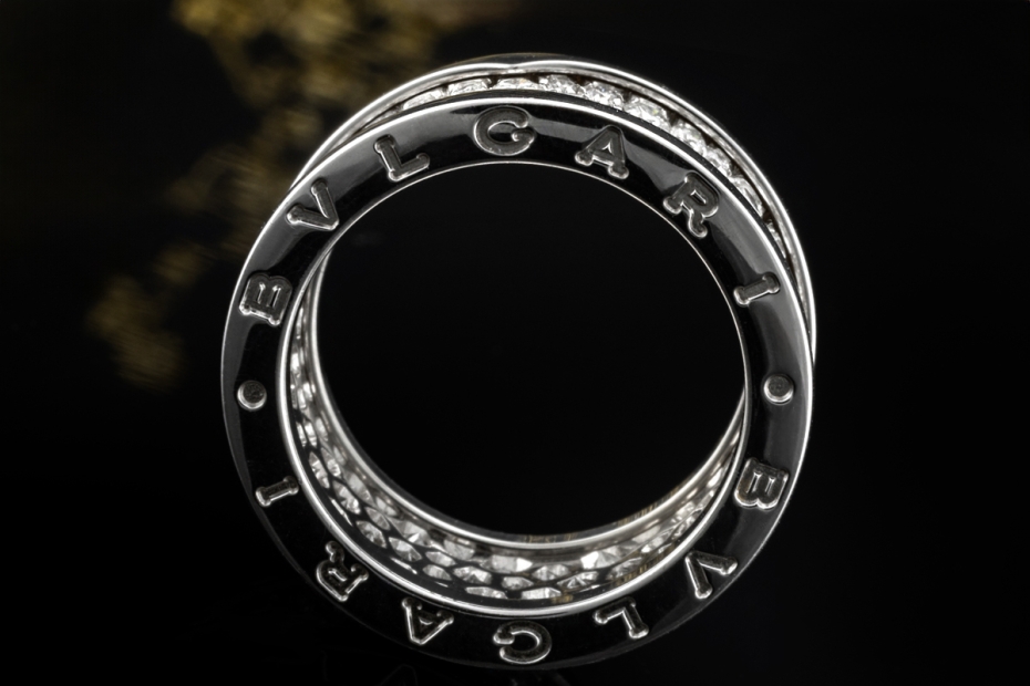 BVLGARI B.zero1 Ring mit Pavé Diamanten Großes Modell in 750er Weißgold 