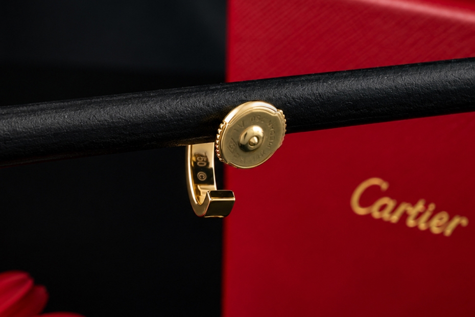 Cartier Love Creole Kleines Modell Einzelner Ohrring in Gelbgold 750 OVP 