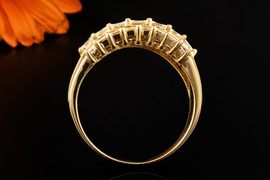Ring mit Eckige Diamanten Carréschliff 2,80 Ct 750er Gelbgold Handarbeit 