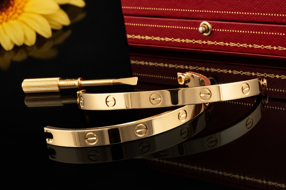 Cartier Love Armreif Armband Neues Modell in 750er Gelbgold Größe 20 OVP 
