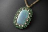 Großer ovaler Anhänger mit Opal Smaragd und Diamanten in 750er Gelbgold 