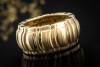Piaget Bandring Breiter gewellter Designer Goldring in 750er Gelbgold 