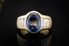Ring mit ovalem Saphir und Baguette Diamanten Handarbeit in Gelbgold 750 