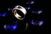 Invisible Setting Ring mit Saphir und Diamanten im Carré Schliff Gelbgold 585 