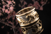 Ring Panthere de Cartier Umlaufendes Panther Motiv in Gold 750 Bicolor 