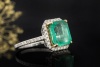 Ring Smaragd Emerald Cut gefasst in Gold mit Diamanten in 750er Weißgold 