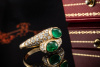 Cartier Ring Toi et Moi mit Smaragd Cabochons und Diamanten in Gelbgold 