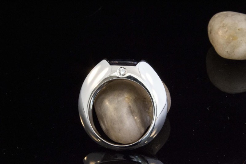 Piaget Ring mit Iloith und Diamant Massive Arbeit in 750er Weißgold 