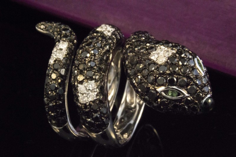 Tier Motiv Ring Schlange mit Brillanten in 750 Weißgold 