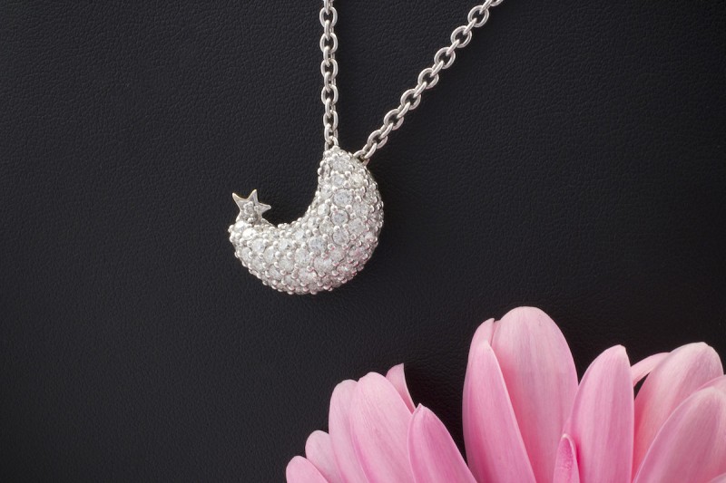Brillantanhänger Mond mit Stern Anhänger mit 3,32 Ct .Brillanten in 750er Gold 