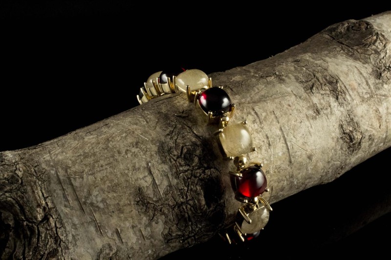 Armband mit 40 Carat Rutil Quarz & Granat Cabochons in 585er Gelbgold 