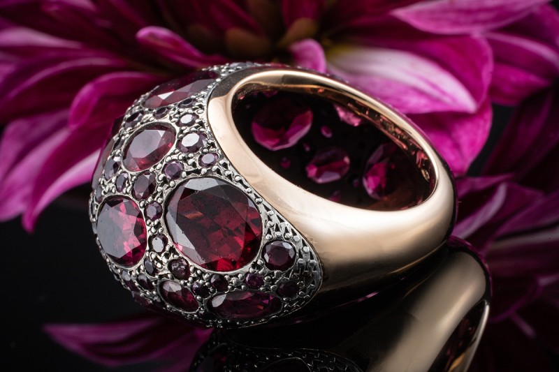 Großer Pomellato Ring Tabou mit Rhodolith Granat in 750er Roségold Gr 53 