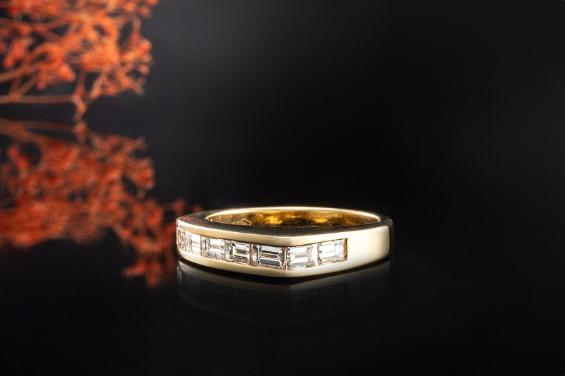 Ring mit Baguette Diamanten Trapezring Goldschmiedearbeit 750er Gelbgold 