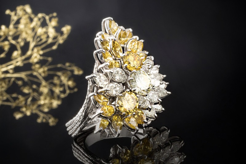 Cocktail Ring mit Diamanten Gelb Weiß Exkl. Handarbeit in 750er Weißgold 