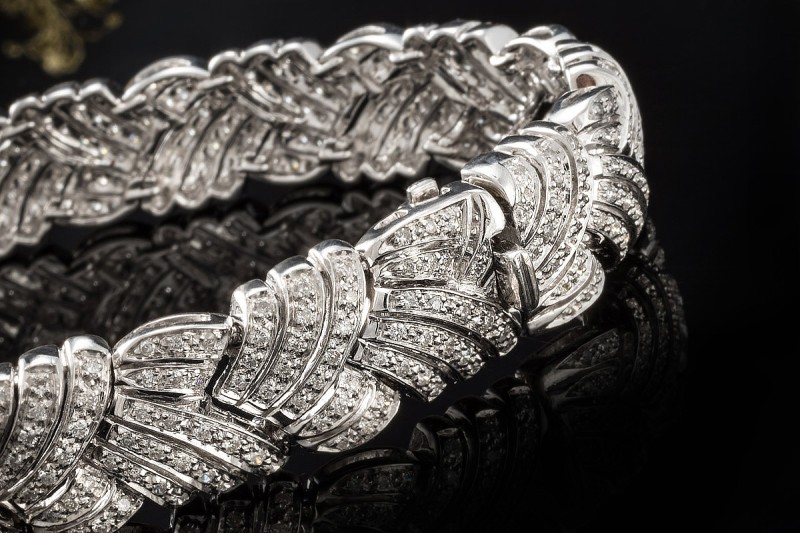 Armband mit Diamanten in 750er Weißgold Detailverliebtes Gliederarmband 