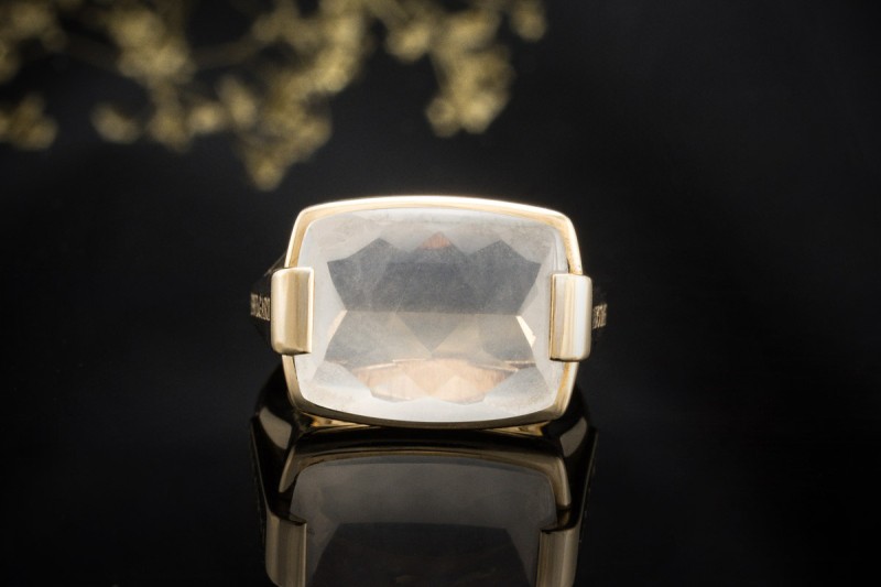 BVLGARI Ring Facettierter Rosenquarz Massive Arbeit in 750er Gelbgold 