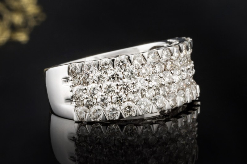 Ring Breiter Bandring mit Diamanten handgefertigt in 750er Weißgold 