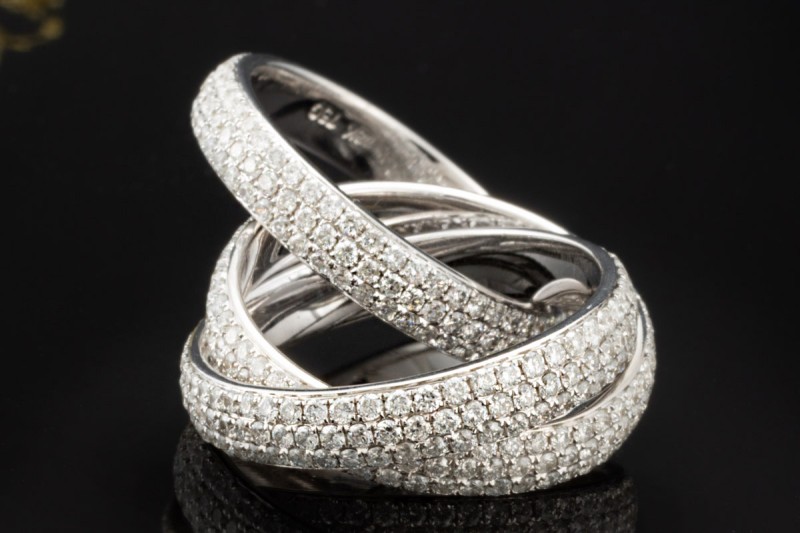 Designer Dreier Ring 3,50 Carat Diamanten rundum in 750er Weißgold Gr 52 