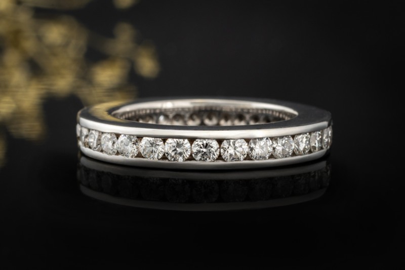 Memoire Ring mit Diamanten Massive Goldschmiedearbeit in Weißgold Gr. 53 