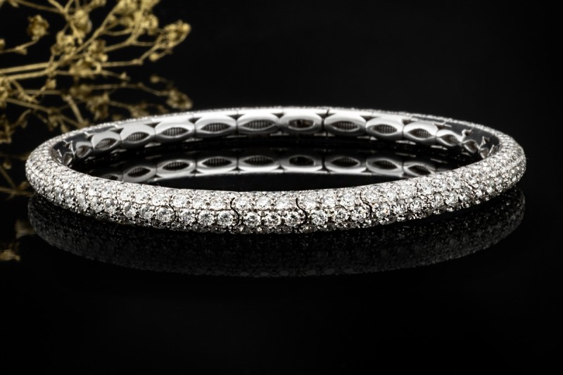 Flexibles Armband 10 Carat Diamanten Federnder Armreif in 750er Weißgold 