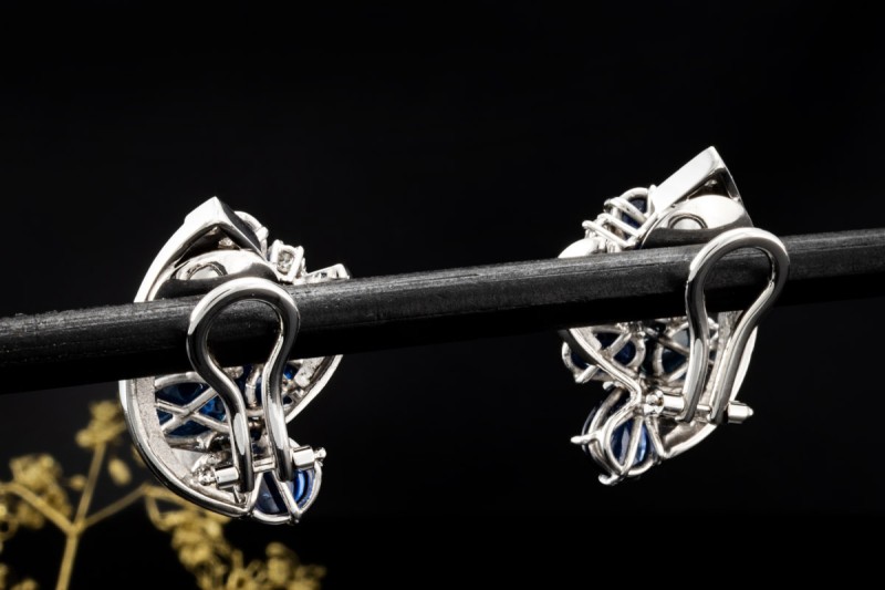 Ohrringe Ohrclips Saphir Cabochons Princess Cut Diamanten 750er Weißgold 